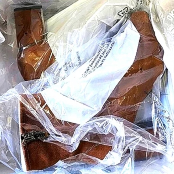 NIB DKNY Cavale Stretch Ankle Booties Size 9 Tan - Picture 12 of 12